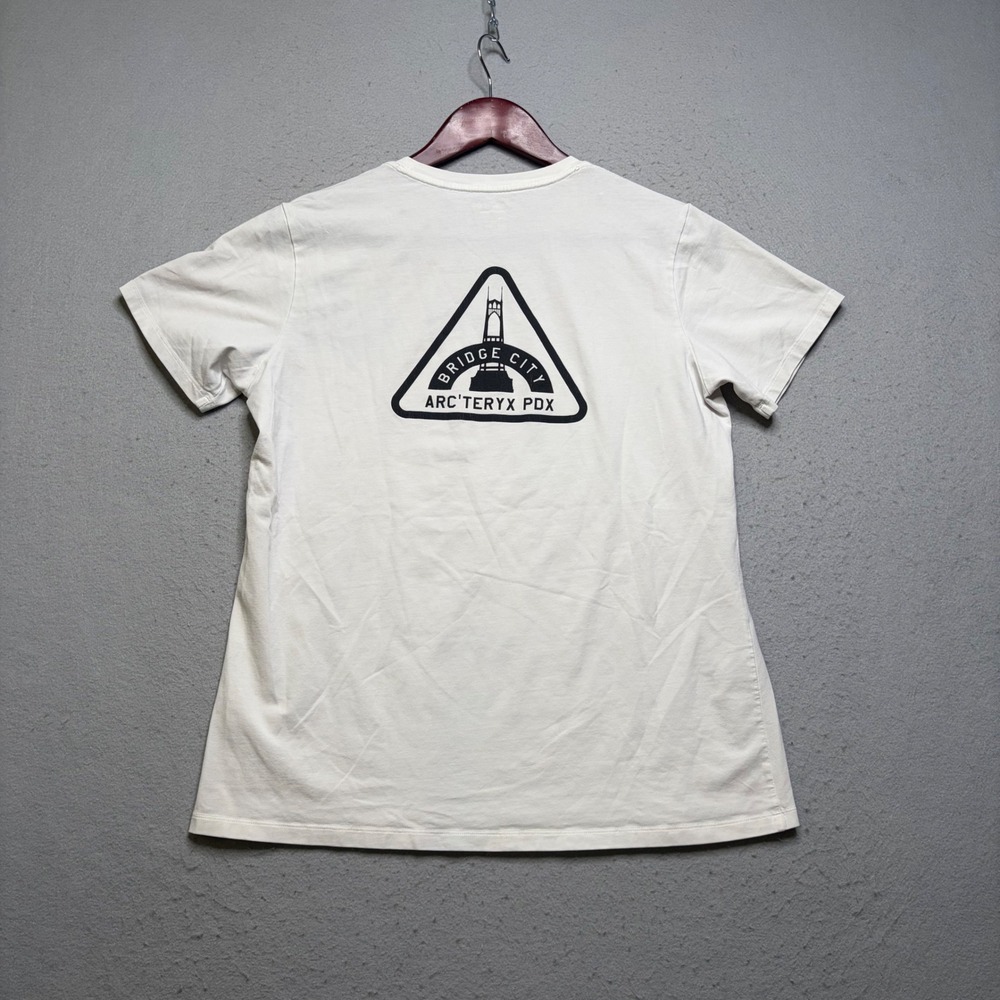 Arc'teryx‎ Graphic T-Shirt Womens Large White Portland Bridge City PDX Logo Tee